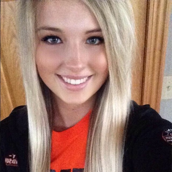 Meet your Posher, Whitney - Picture 1 of 1